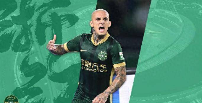 专人盯防, 全场跑动, 对阵深圳新 专人盯防, 全场跑动, 对阵深圳新