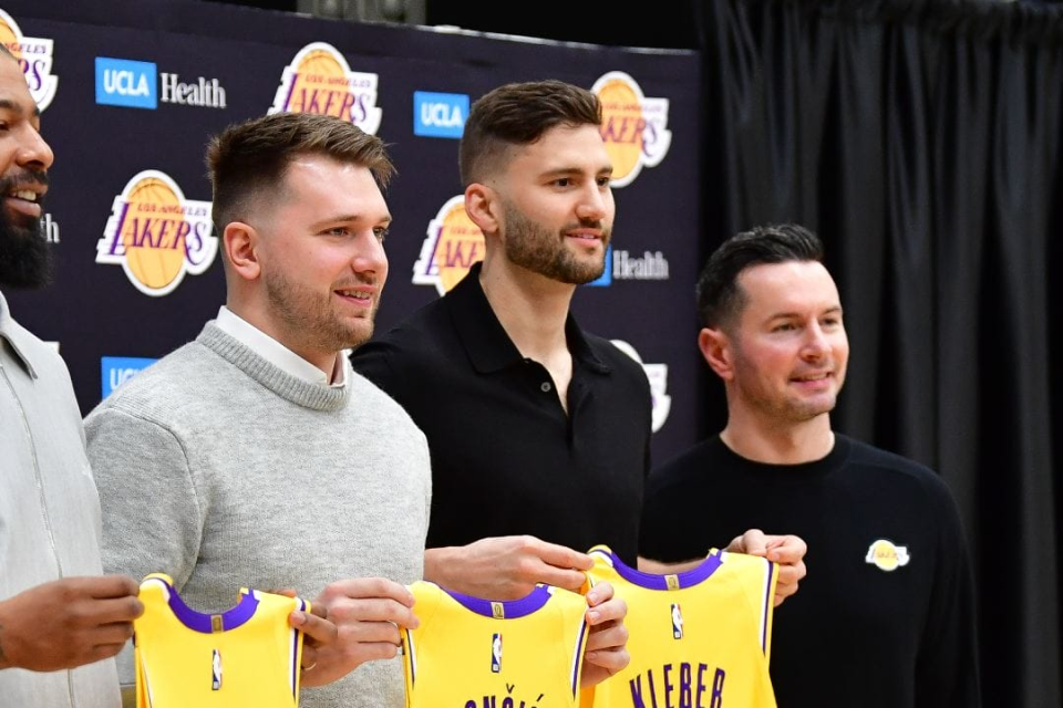 Buha随, 里夫斯, 我认为这在 Buha随, 里夫斯, 我认为这在